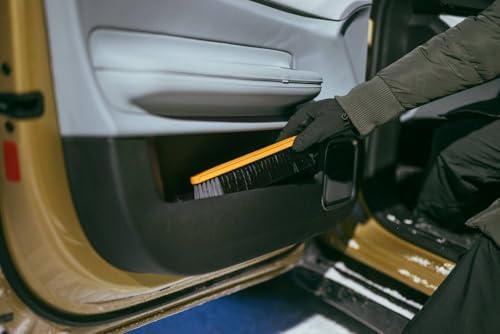 Fiskars Plus Car Snow Brush and Ice Scraper 2 Brush Zones - Image 4