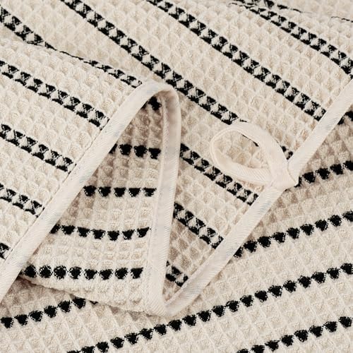 POLYTE 430 GSM Poly Blend Microfiber Quick Dry Waffle Bath Towel, 30x60 in - Image 4